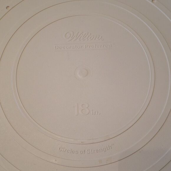 Set of 4 Wilton Heart Shaped Cake Pans With 18" Round Base Plate and Round Pan - Picture 7 of 17